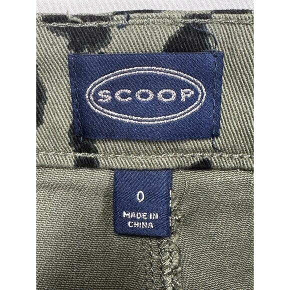 NWT Scoop Women's Leopard Print Green Black Barrel Jeans - Size 0/32" (28x31) - Picture 4 of 5